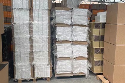 好产品 好包装  包装发货中夹